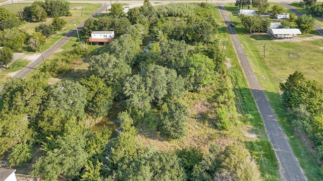 612 Hill Street, Oak Island, TX 77535