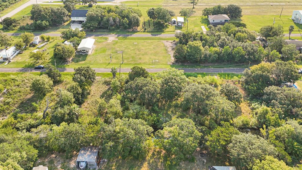 612 Hill Street, Oak Island, TX 77535
