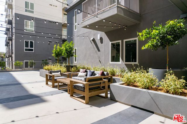 839 S Fedora Street 709, Los Angeles, CA 90005