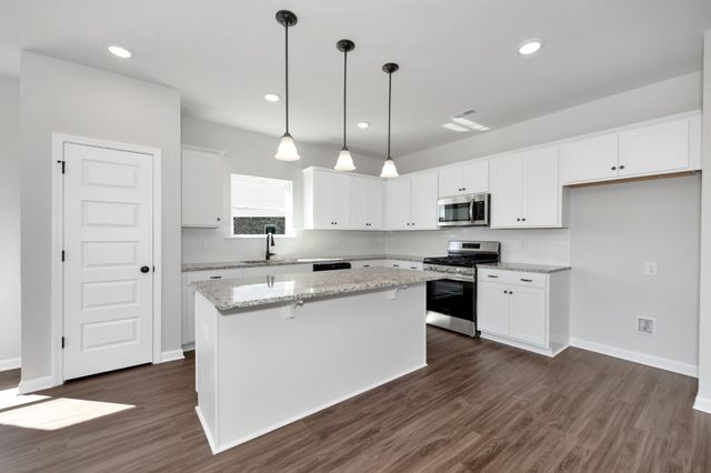 1005 Southerlynn Dr, White House, TN 37188