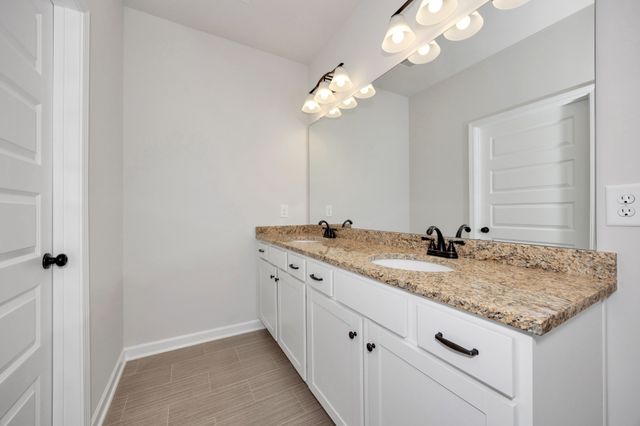 1005 Southerlynn Dr, White House, TN 37188