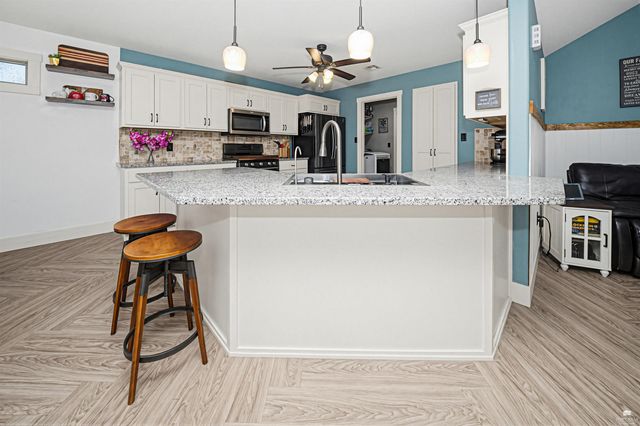 8892 Regina Lane, Manhattan, KS 66502