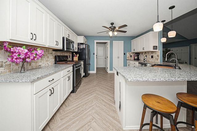 8892 Regina Lane, Manhattan, KS 66502