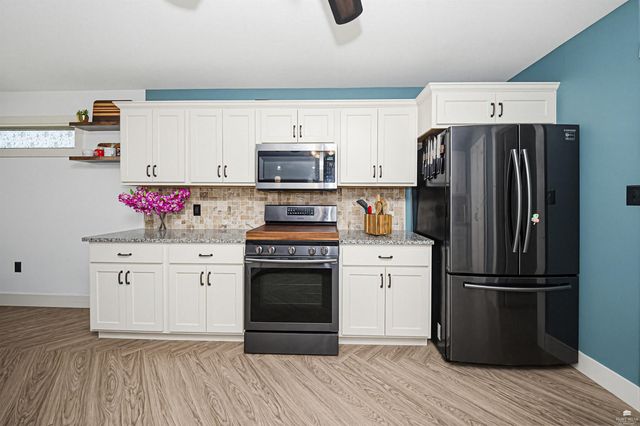 8892 Regina Lane, Manhattan, KS 66502