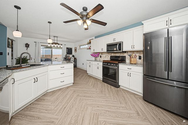 8892 Regina Lane, Manhattan, KS 66502