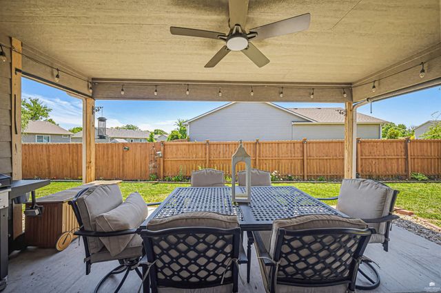 8892 Regina Lane, Manhattan, KS 66502