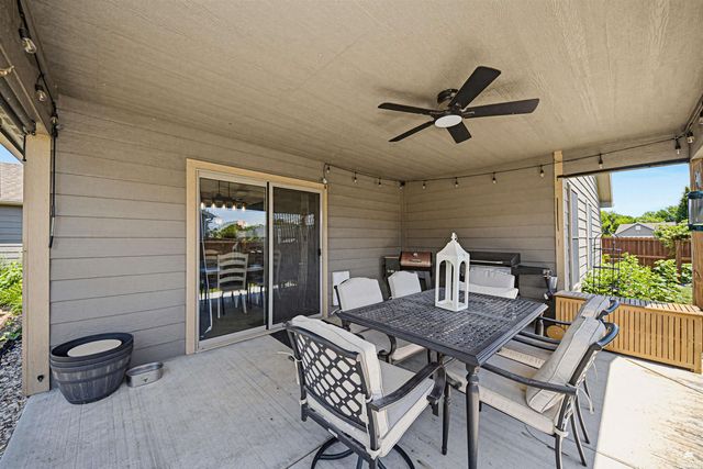 8892 Regina Lane, Manhattan, KS 66502