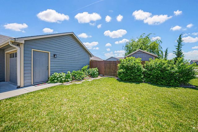 8892 Regina Lane, Manhattan, KS 66502