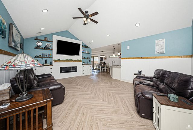 8892 Regina Lane, Manhattan, KS 66502