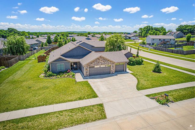 8892 Regina Lane, Manhattan, KS 66502