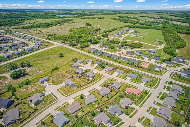 8892 Regina Lane, Manhattan, KS 66502