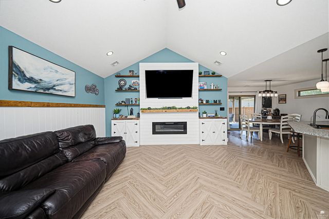 8892 Regina Lane, Manhattan, KS 66502