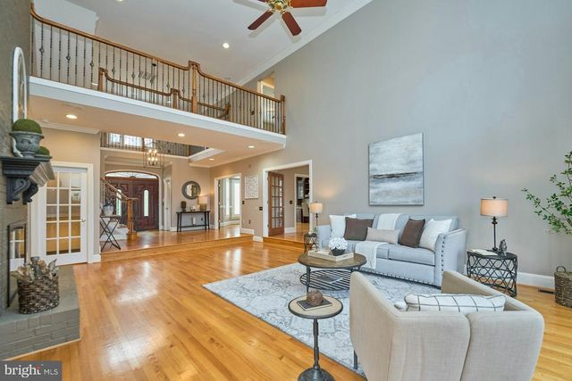 5828 HUNTON WOOD DR, Broad Run, VA 20137