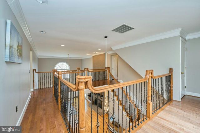 5828 HUNTON WOOD DR, Broad Run, VA 20137