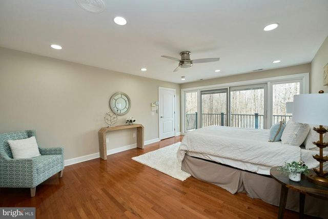 5828 HUNTON WOOD DR, Broad Run, VA 20137
