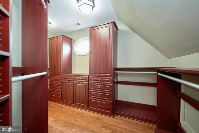 5828 HUNTON WOOD DR, Broad Run, VA 20137