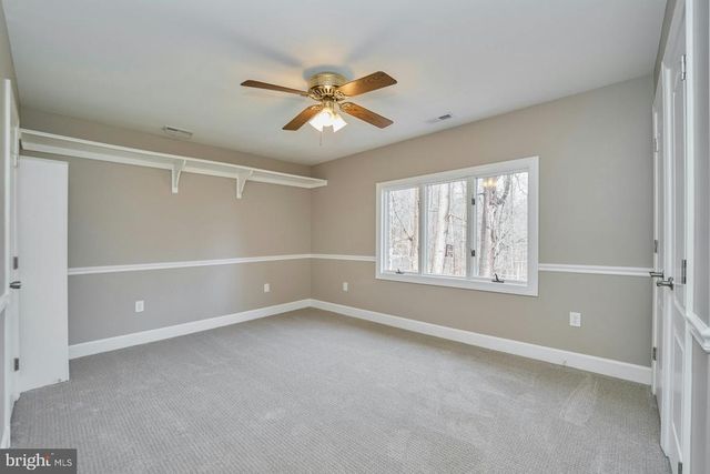 5828 HUNTON WOOD DR, Broad Run, VA 20137