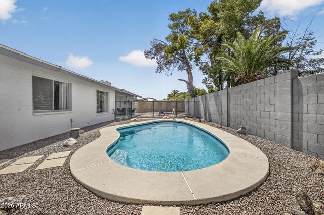 4726 W COLUMBINE Drive, Glendale, AZ 85304