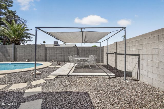 4726 W COLUMBINE Drive, Glendale, AZ 85304