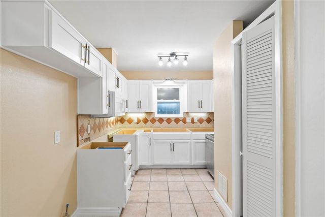 1806 Brazos Dr, Corpus Christi, TX 78412
