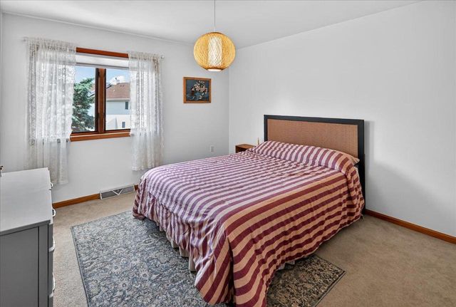 3212 Dorchester Way, Madison, WI 53719