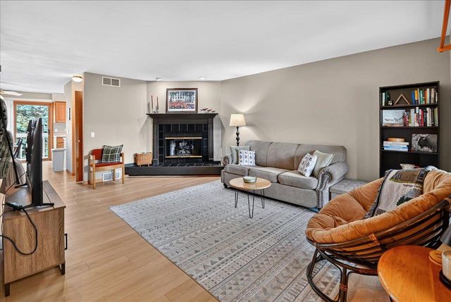 3212 Dorchester Way, Madison, WI 53719