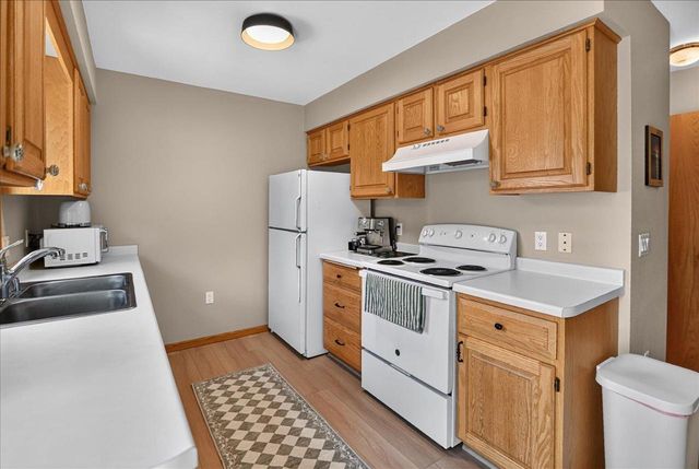 3212 Dorchester Way, Madison, WI 53719