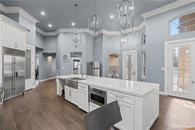 1320 S Westgate Drive, Weslaco, TX 78596