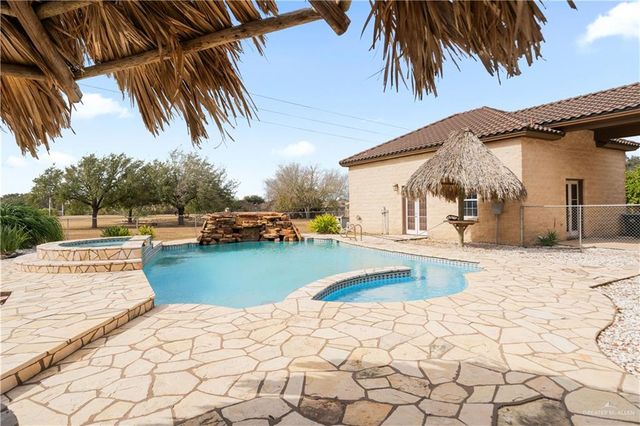 1320 S Westgate Drive, Weslaco, TX 78596