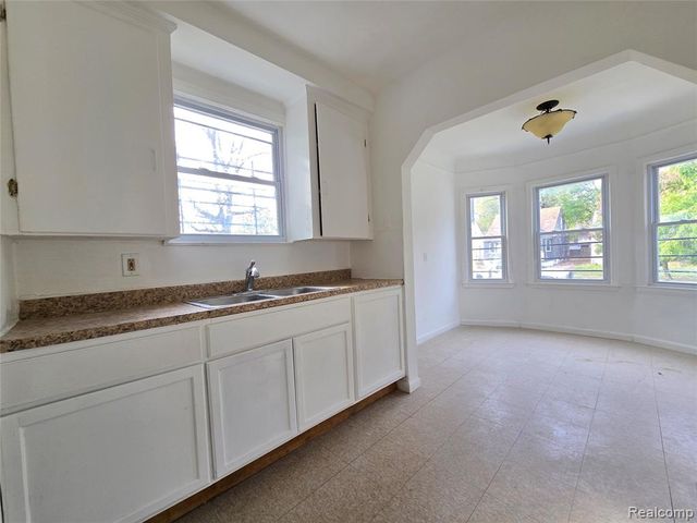 16740 Stahelin Avenue, Detroit, MI 48219