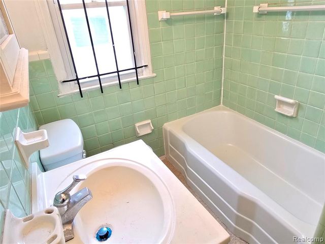 16740 Stahelin Avenue, Detroit, MI 48219