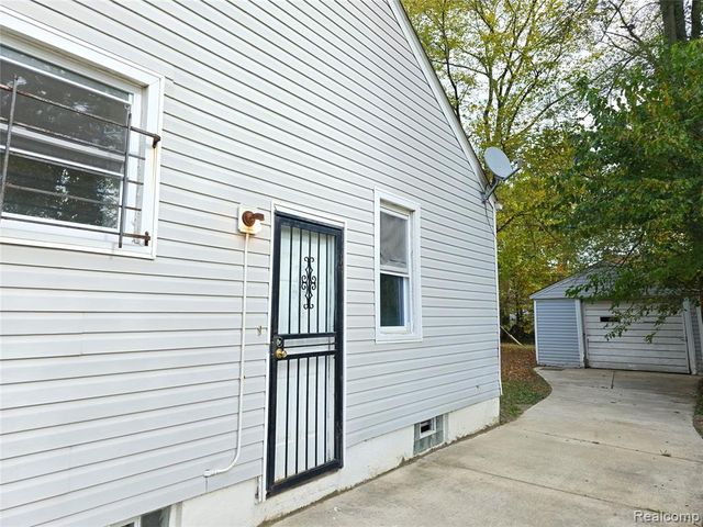 16740 Stahelin Avenue, Detroit, MI 48219