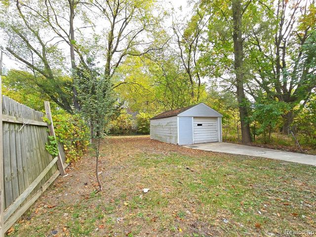 16740 Stahelin Avenue, Detroit, MI 48219