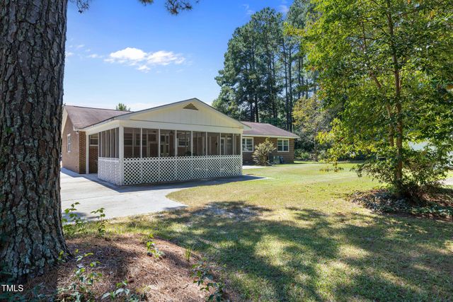 106 Honey Dew Drive, Dudley, NC 28333