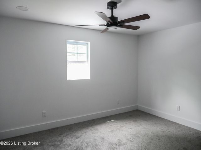 1624 Hemlock Ct, Louisville, KY 40211