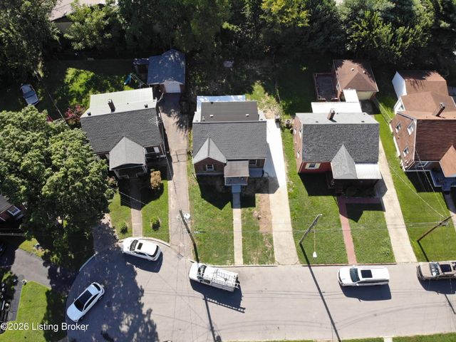 1624 Hemlock Ct, Louisville, KY 40211