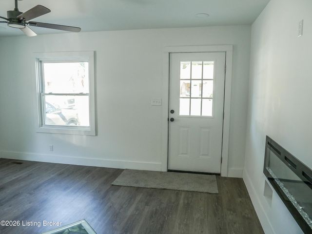 1624 Hemlock Ct, Louisville, KY 40211