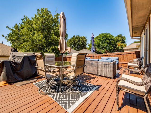 1413 Mockingbird Lane, Desoto, TX 75115