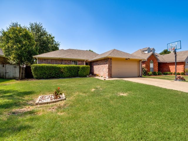 1413 Mockingbird Lane, Desoto, TX 75115