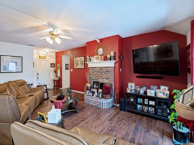 1413 Mockingbird Lane, Desoto, TX 75115