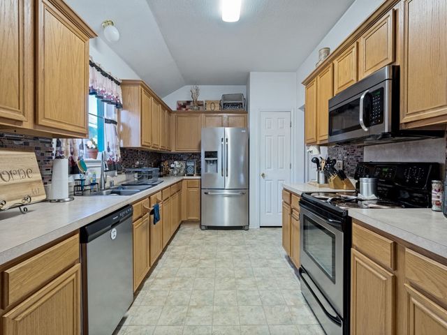 1413 Mockingbird Lane, Desoto, TX 75115