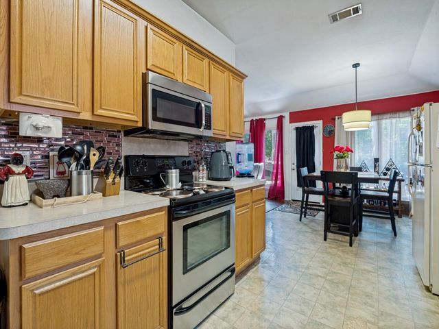 1413 Mockingbird Lane, Desoto, TX 75115