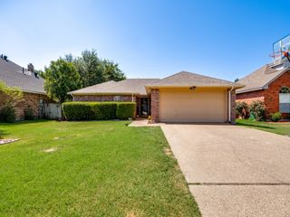 1413 Mockingbird Lane, Desoto, TX 75115