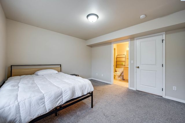 715 NE Oak Street Condo B, Pullman, WA 99163