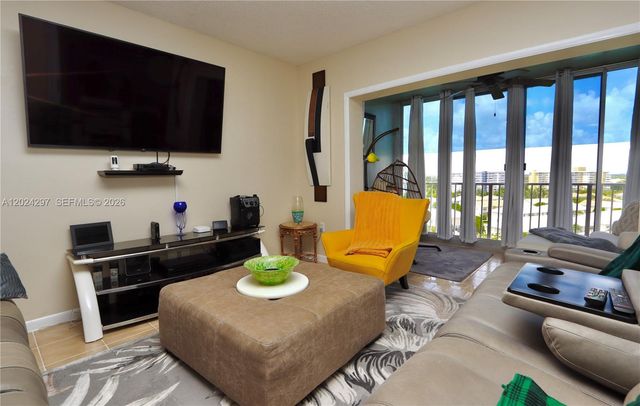 3850 Washington St 1010, Hollywood, FL 33021