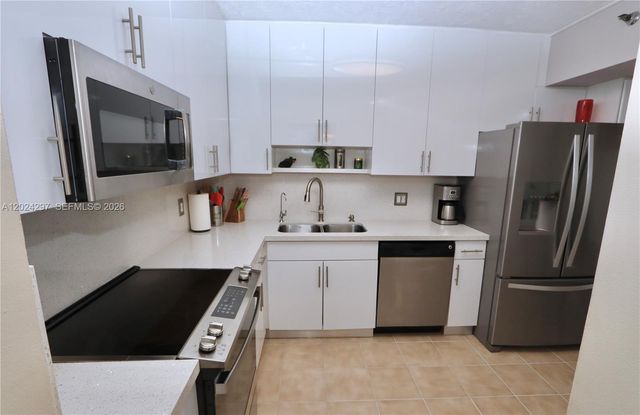 3850 Washington St 1010, Hollywood, FL 33021