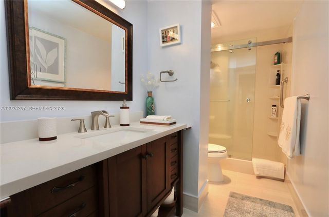 3850 Washington St 1010, Hollywood, FL 33021