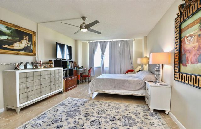 3850 Washington St 1010, Hollywood, FL 33021
