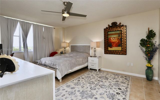 3850 Washington St 1010, Hollywood, FL 33021