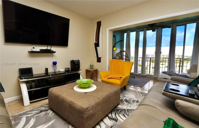 3850 Washington St 1010, Hollywood, FL 33021